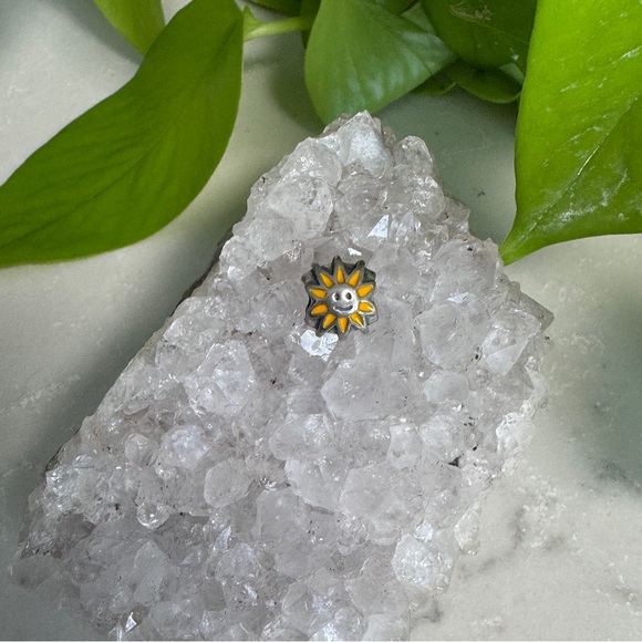 Pandora - Smiling Sun Authentic Retired Charm Bead - Silver and Yellow Enamel - Picture 3 of 8